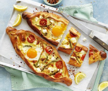 EVERYDAY TURKSIH PIDE EGG TOMATO CHEESE AUS EGGS PART TWO AUGUST 2020 7820 v3