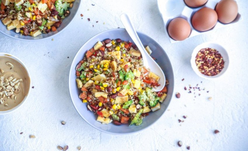 Jacqueline Alwill Egg cauliflower and veggie fried rice with peanut satay 3