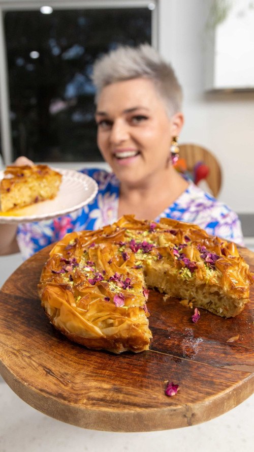 jane de graaff holding egg custard