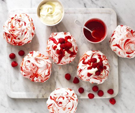 Rosewater raspberry meringues 5777