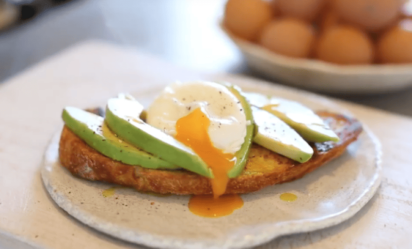 poached eggs on toast