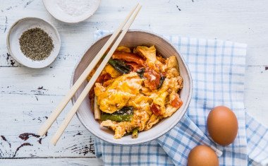 AusEggs WED2020 x Adam Liaw Tomato Fried Eggs lores
