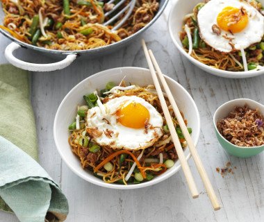 Chow Mein w Fried Eggs 1505