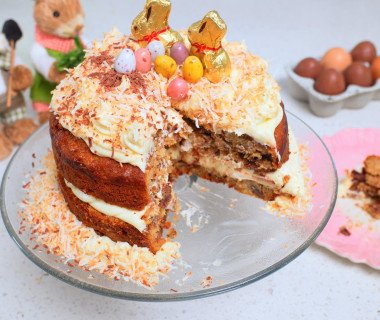 Hummingbird cake