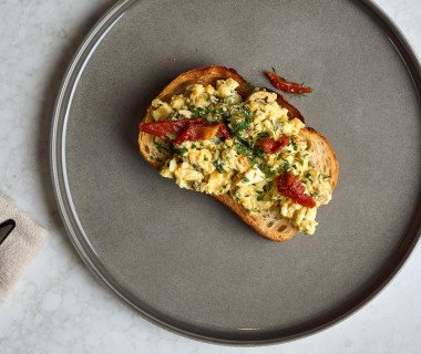 Mediterranean smash eggs