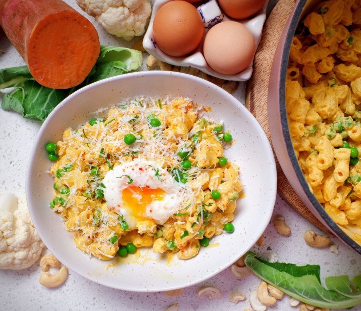 Poached egg macnotcheese 4