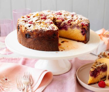 Raspberry Custard Cake Mothers Day July 2025 0102