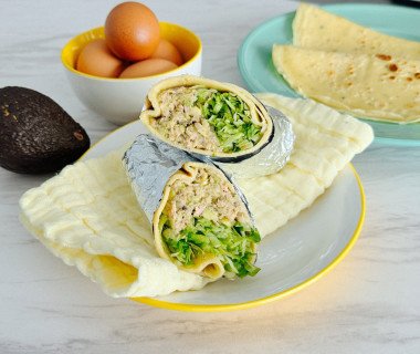 Tunacado omelette wrap 4 1