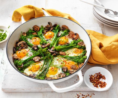 Eggs with herbed mushrooms