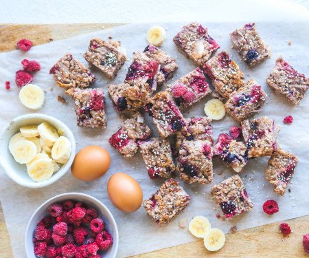 Jacqueline Alwill Lunchbox friendly berry banana crumble museli bars landscape