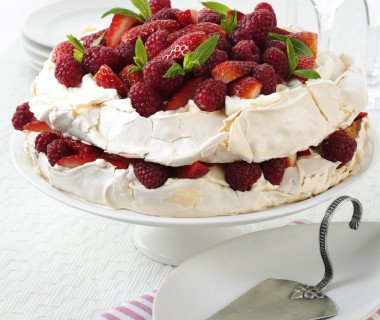 Pavlova Layer Cake 4 copy