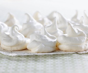 Vanilla Meringues Shutterstock
