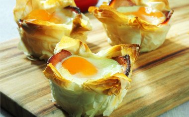 egg and bacon pies