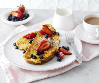 french toast with berries 7423