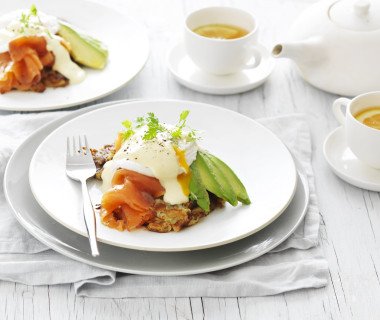poached egg salmon avo 7898