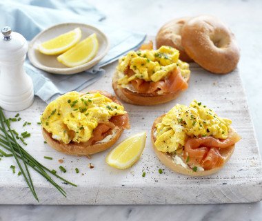 scrambled egg salmon bagels 731