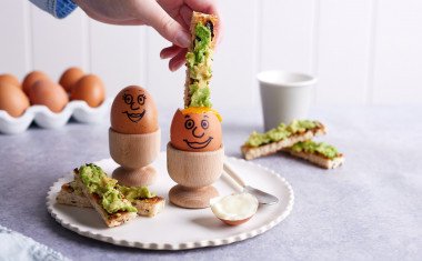 Funny Faced Eggs & Avo Soldiers_316503 1